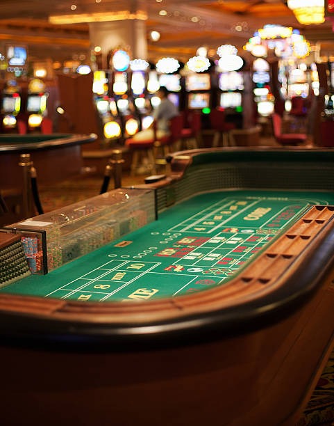 Teen Patti: three-card hands and live comparison play Teen Patti hand rankings and betting screen
